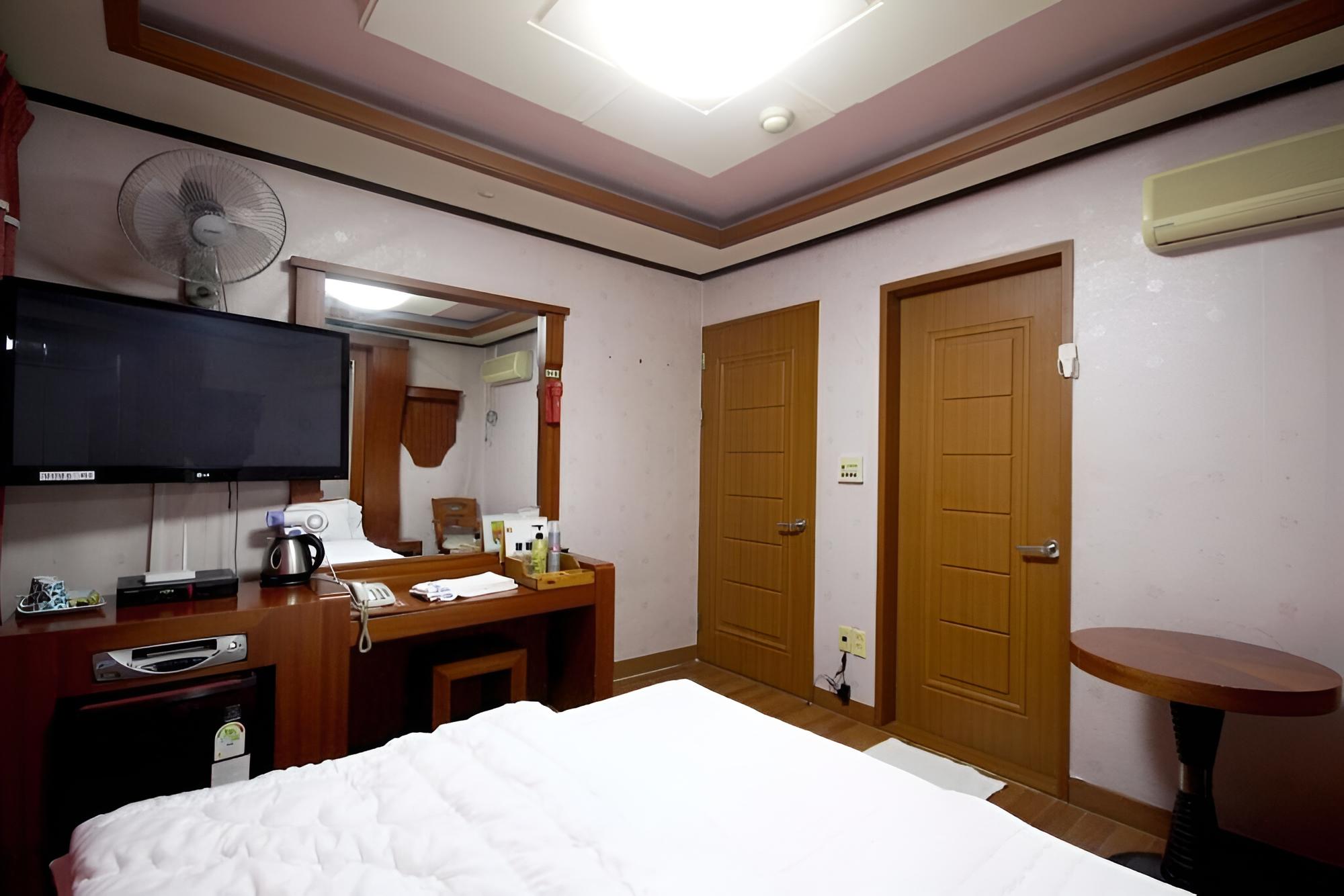 Room (Special Room) - Photo 2