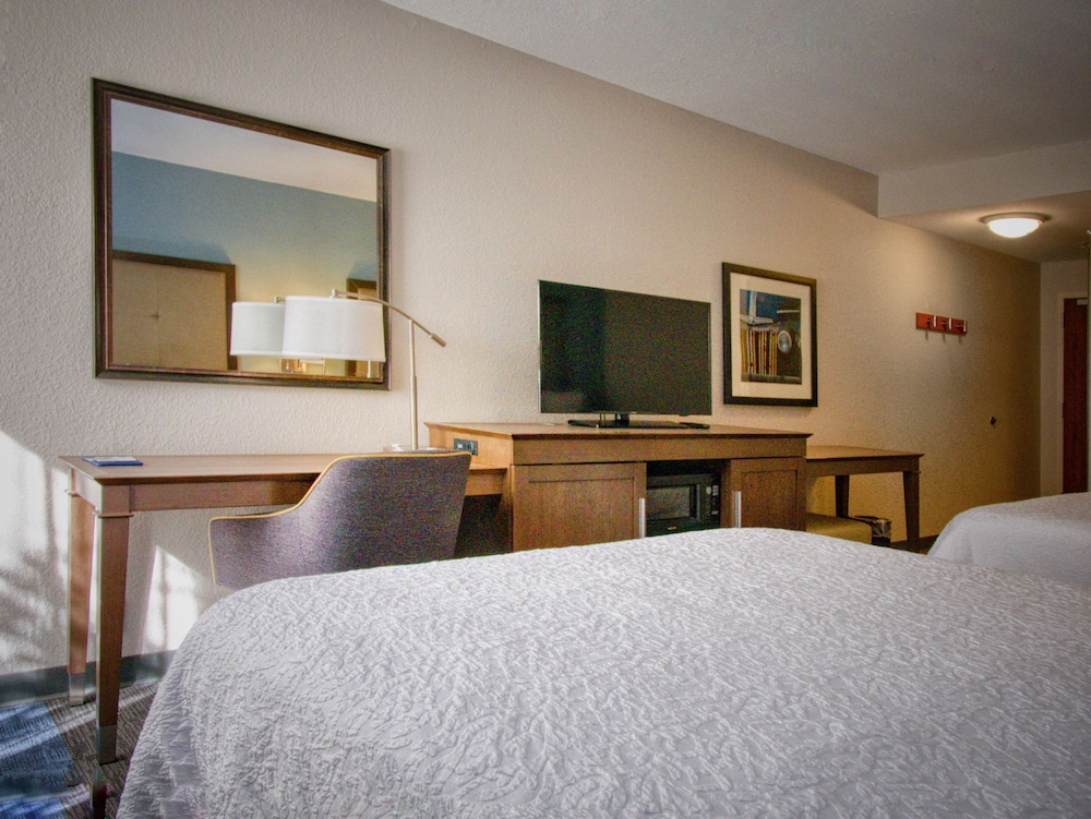Room, 2 Queen Beds, Non Smoking - Photo 1