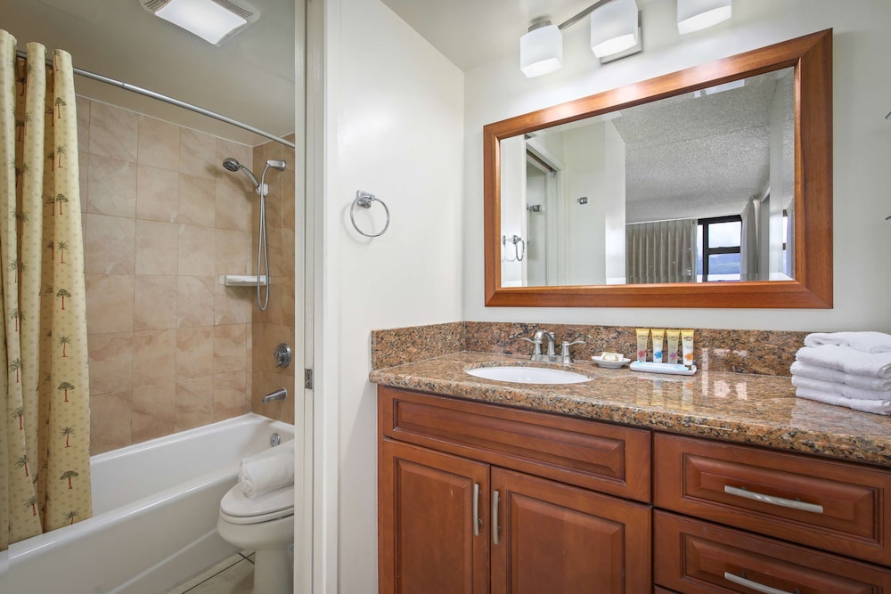Deluxe Room, 1 Bedroom, Mountain View - Photo 14