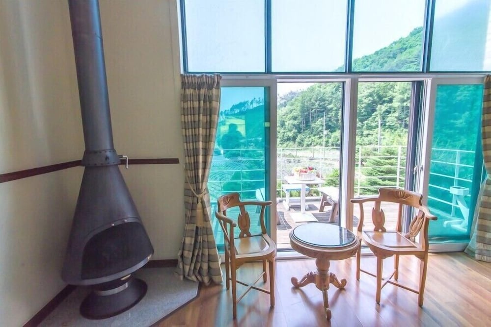 Room (Sunny) photo 1