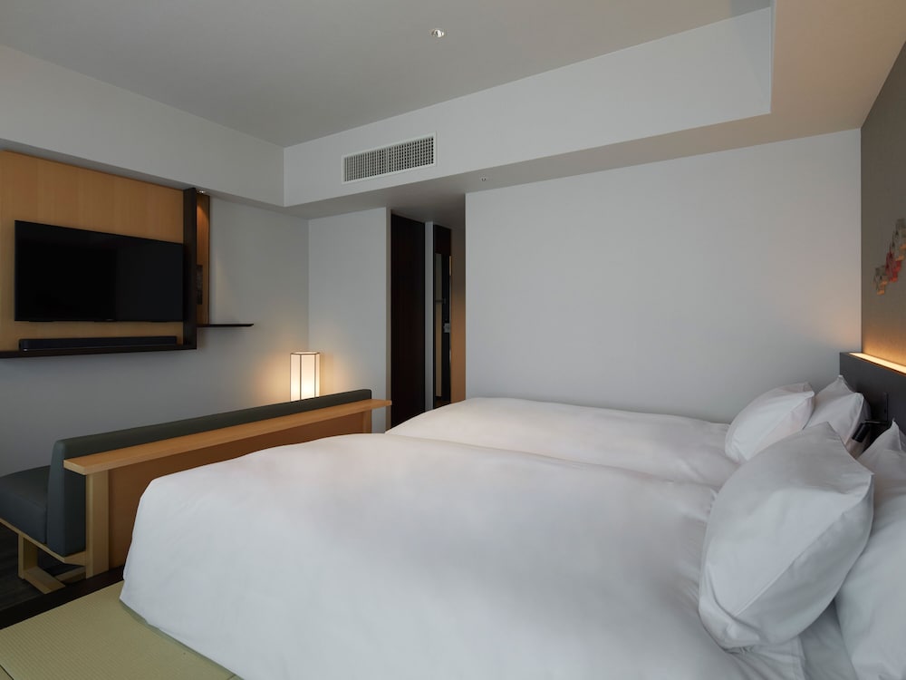 Corner Deluxe Twin room, Non Smoking (28 square meters) - Photo 7