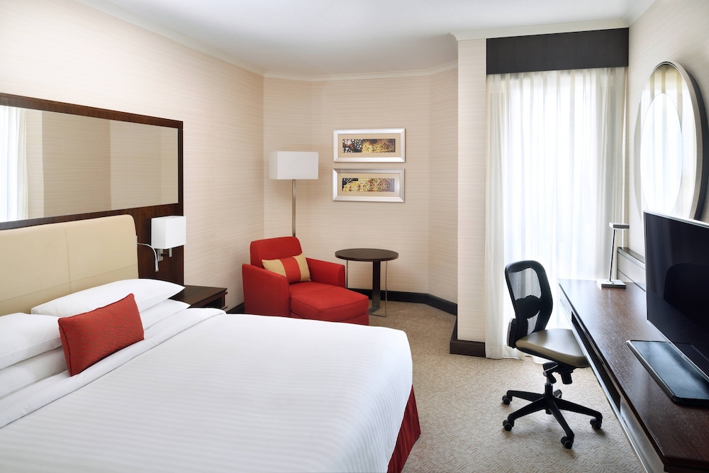 Executive Room, 1 King Bed, Smoking photo 1