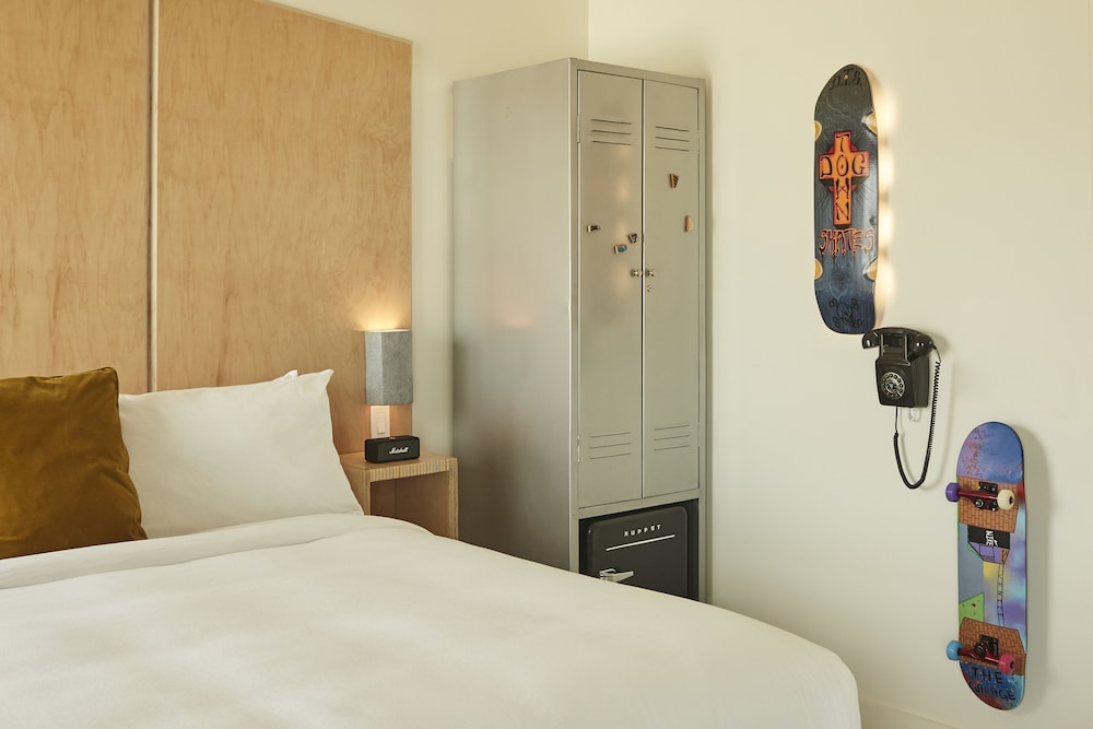 Room, Oceanfront (XL)