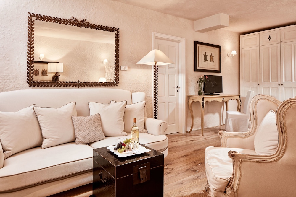 Junior Suite, Sea Facing photo 2