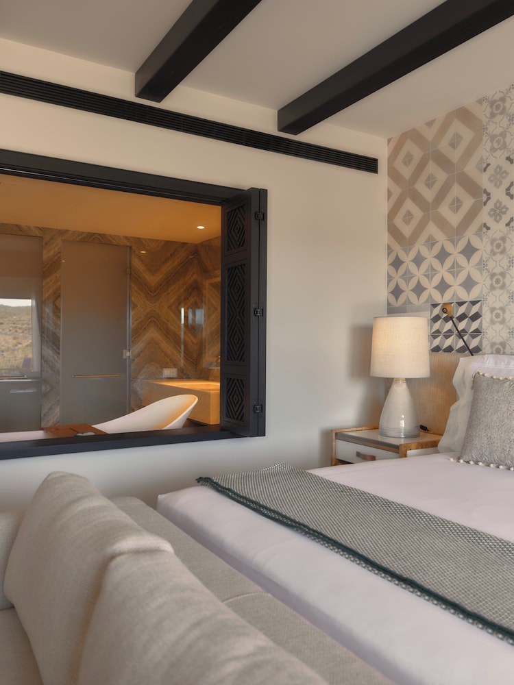 Deluxe Room, 1 King Bed, Valley View - Photo 1