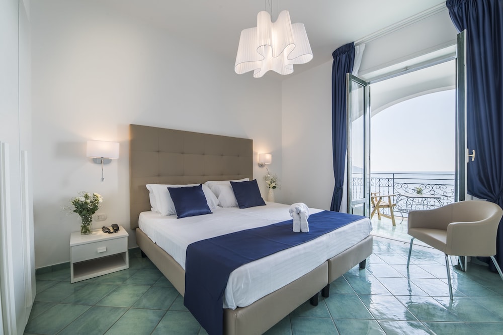 Family Room, Sea View