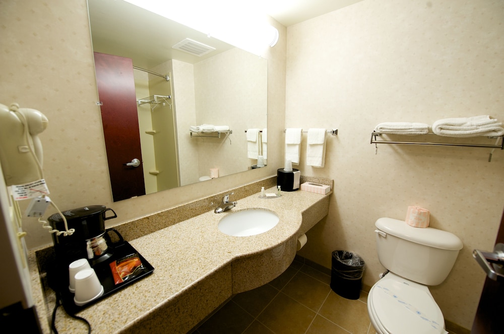 Room, 2 Double Beds - Photo 5
