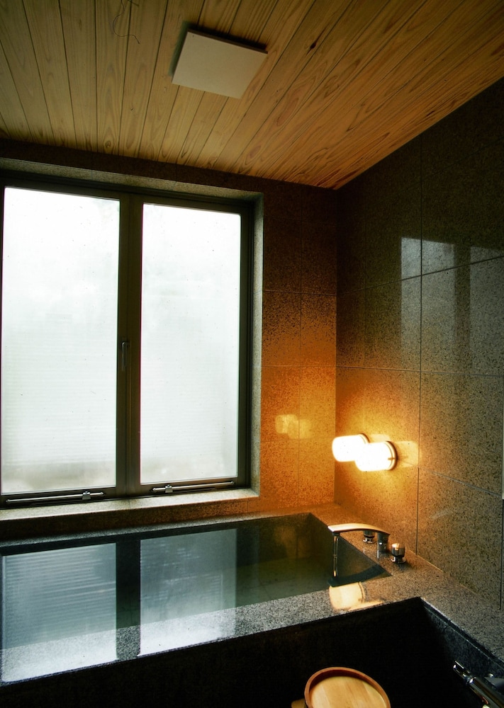 Basic Room, Multiple Beds, Smoking, Courtyard Area photo 2