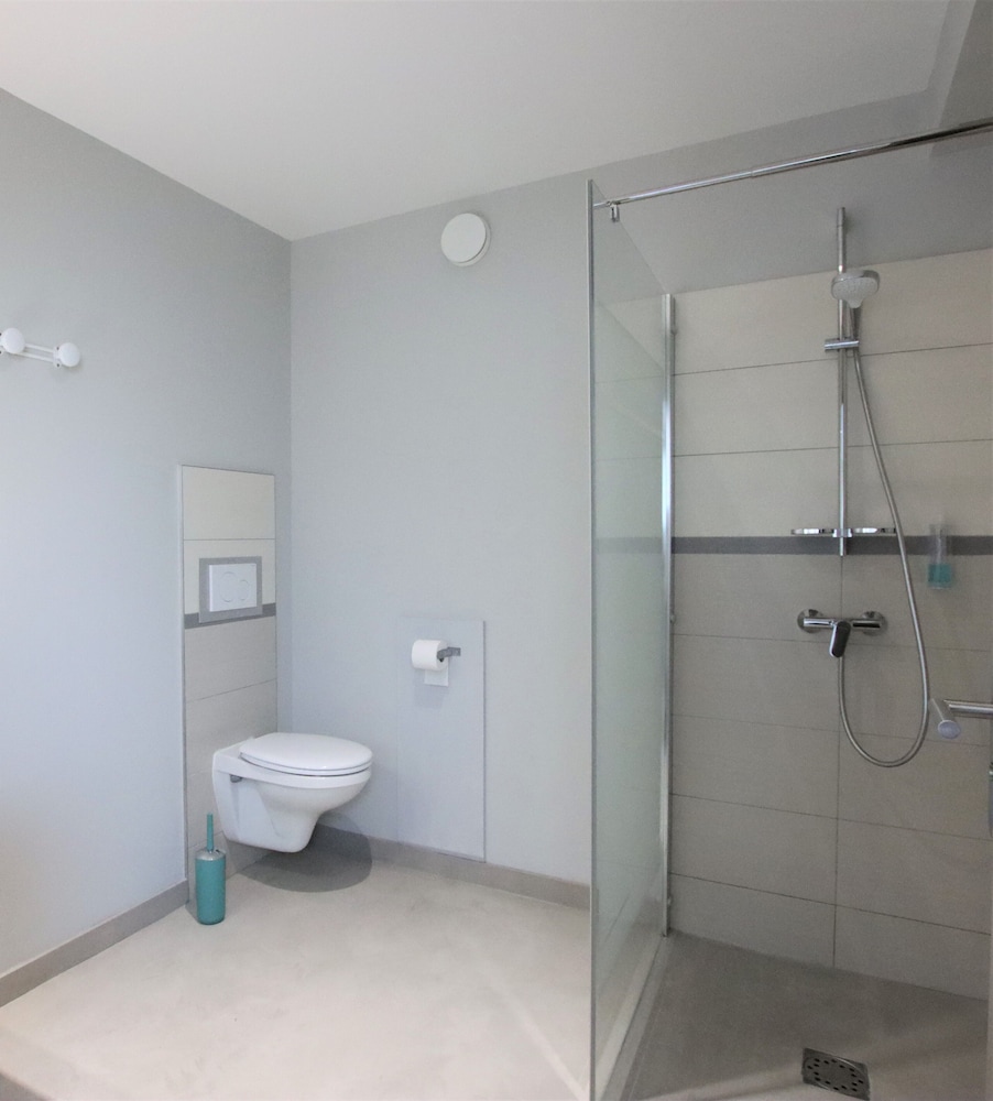 Standard Triple Room, Ensuite, Courtyard View photo 3