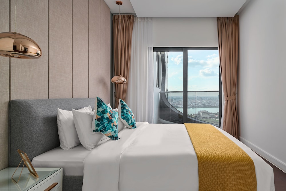 2 bedroom Family Suite - Photo 6