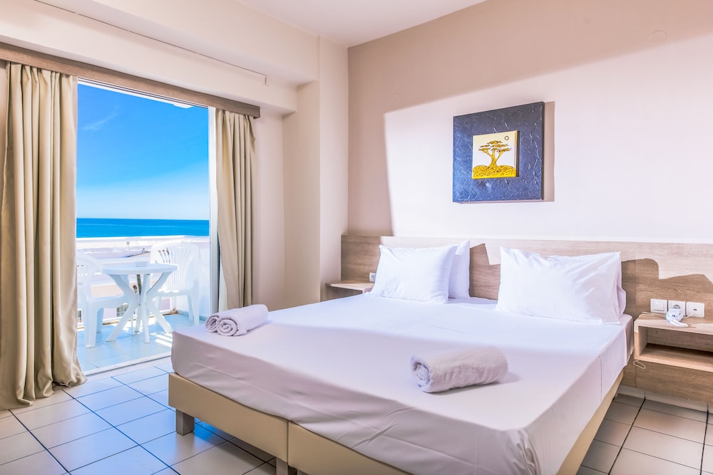 Standard Twin Room, Sea View photo 1