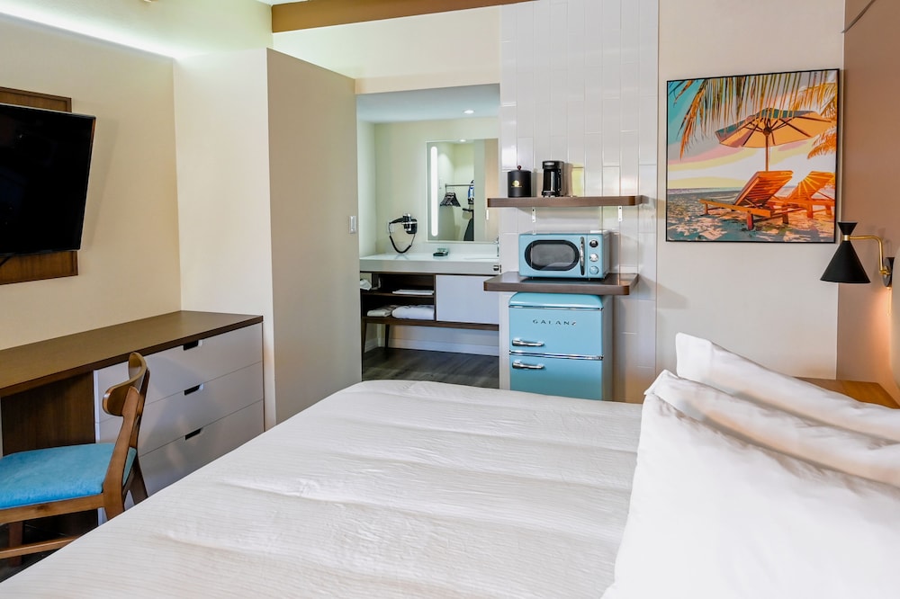 Studio, 1 King Bed - Photo 7