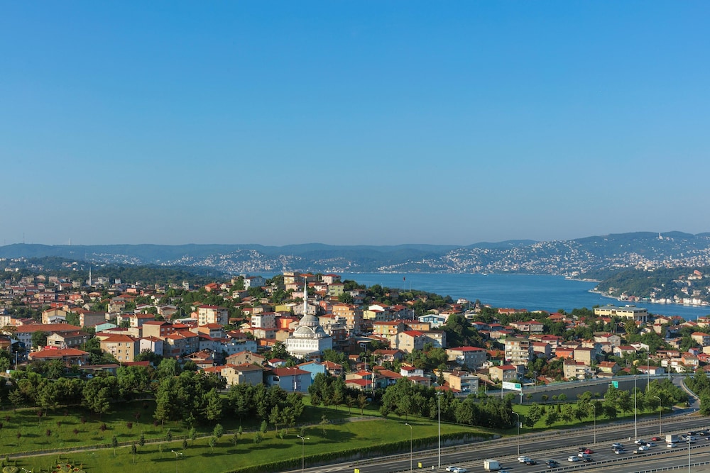 Executive Suite, Club lounge access, 1 Bedroom Suite, 1 King, Bosphorus view, Terrace