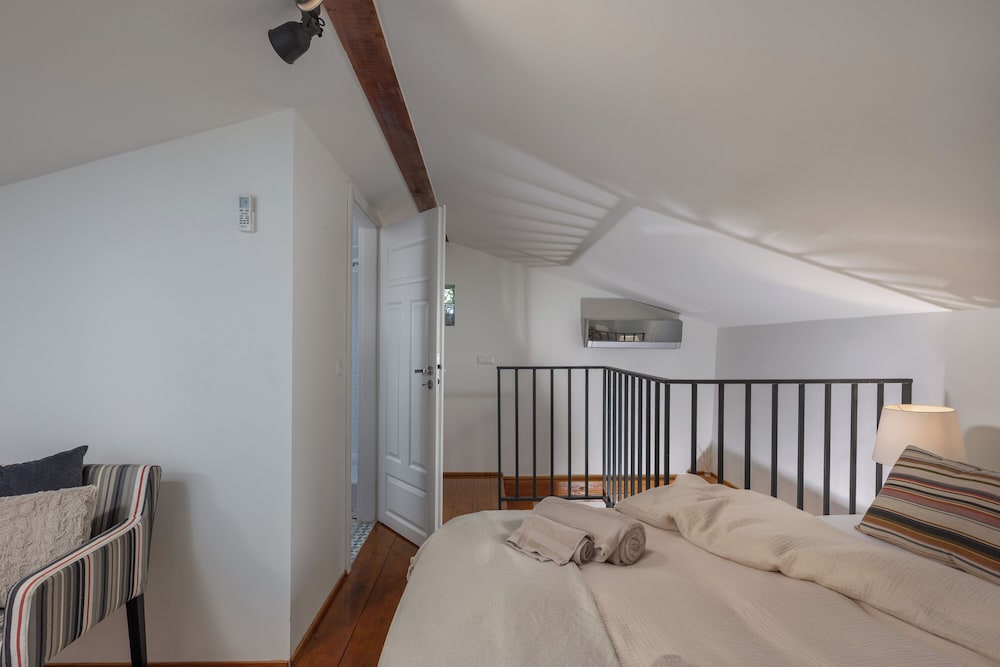 Standard House, Multiple Bedrooms, Sea Facing (La Rocca Duo - Hidden In Istria)