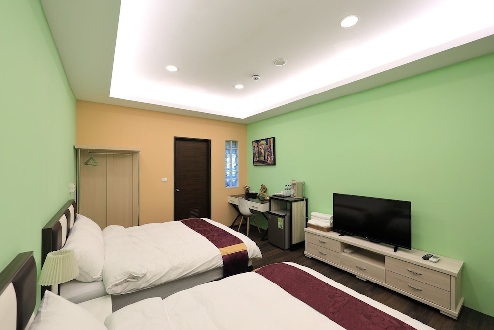 Classic Quadruple Room photo 2