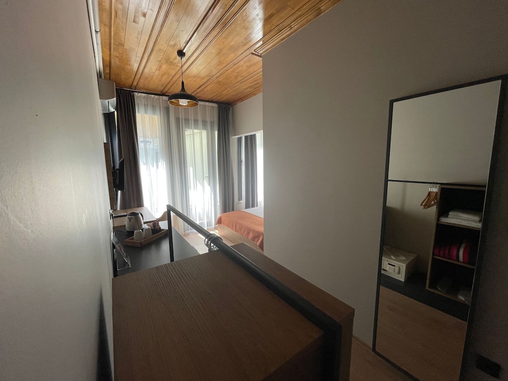 Economy Double or Twin Room photo 2