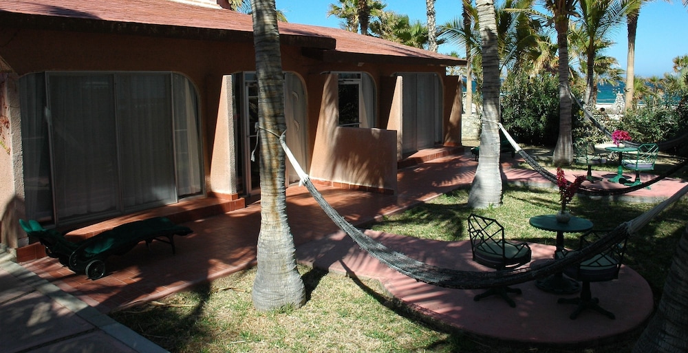 Premium Room, 2 Double Beds - Photo 8