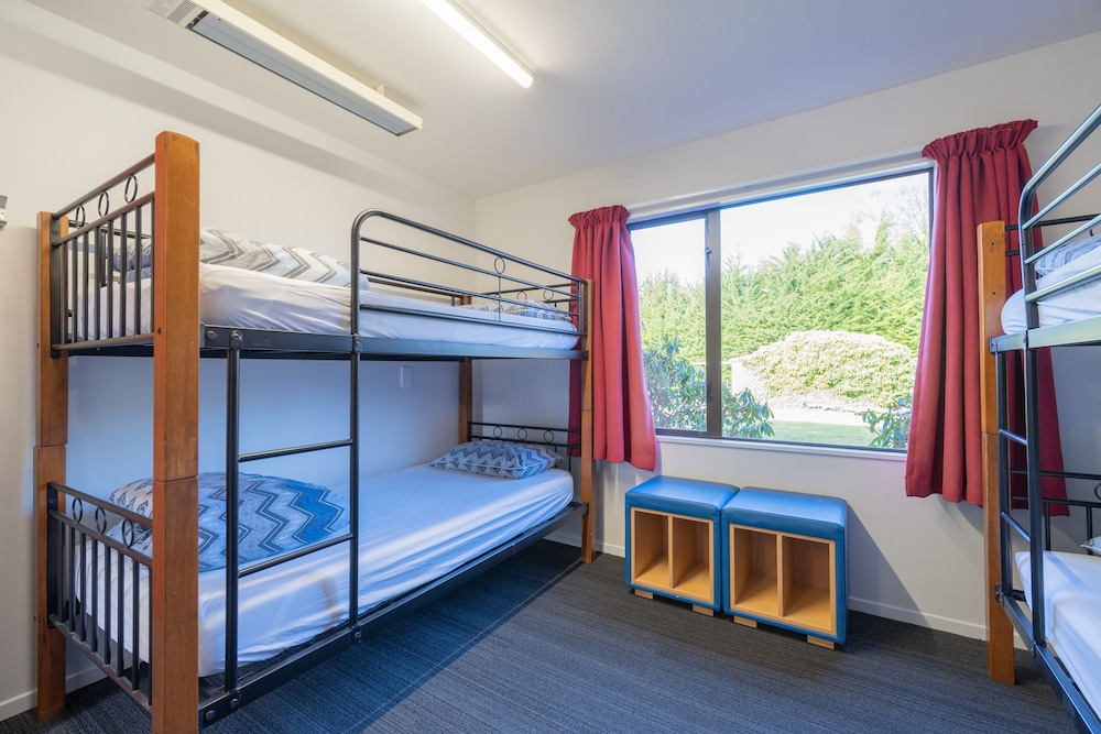 4 Bed Female Dorm photo 3