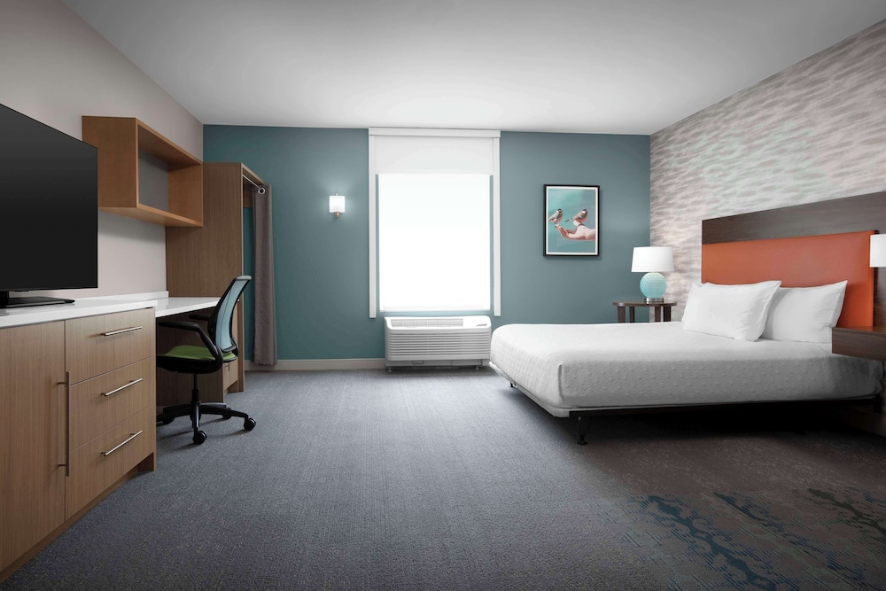 Studio, 1 King Bed, Accessible, Non Smoking photo 2