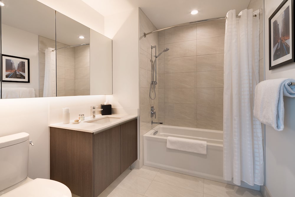 Executive Suite, 1 King Bed with Sofa bed, City View - Photo 8