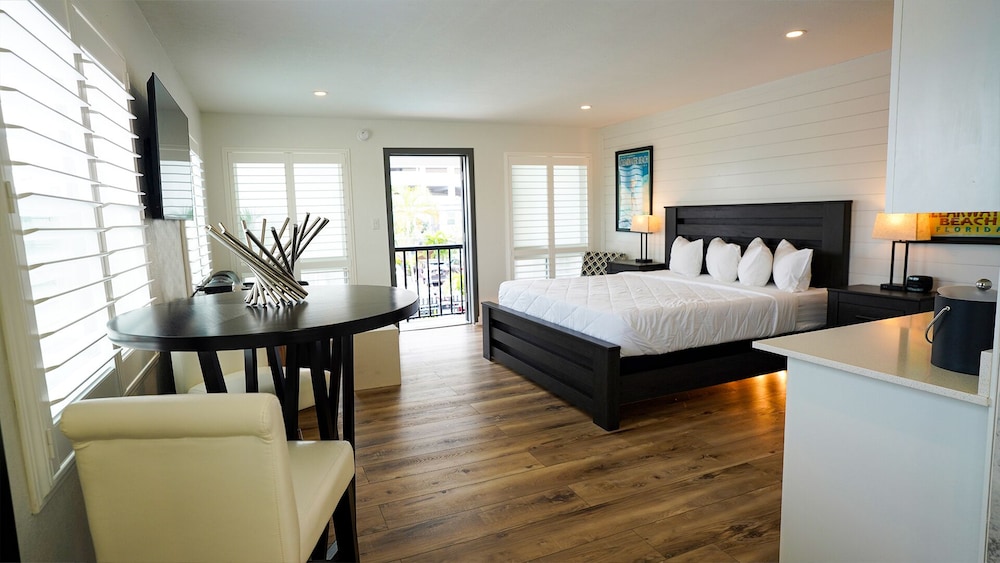 Honeymoon Suite
