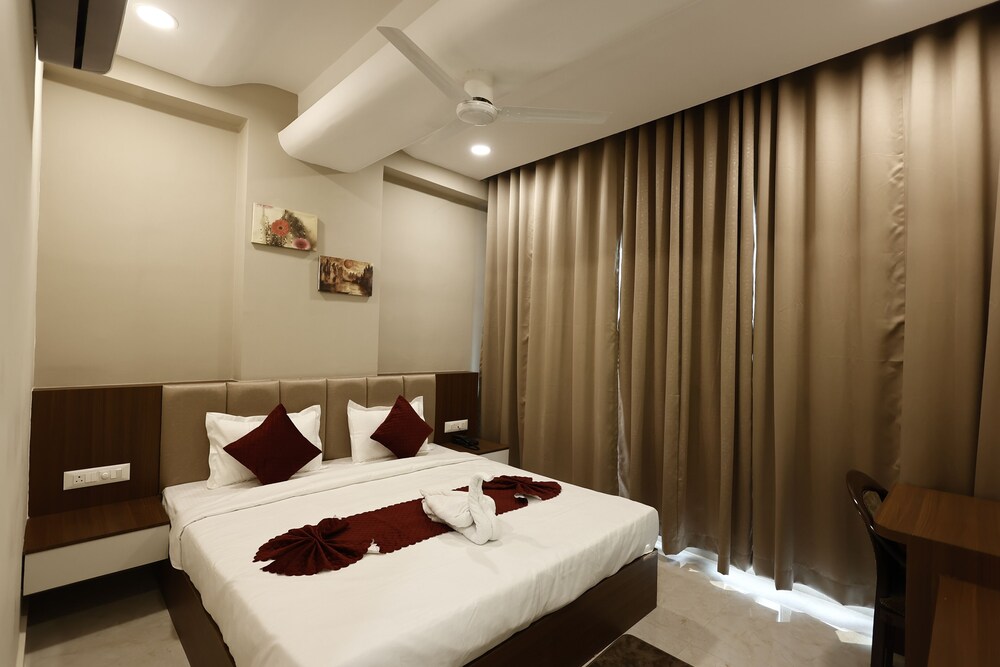 Deluxe Double Room, City View photo 2