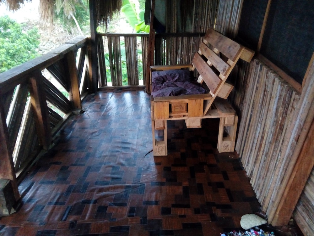 Traditional Tree House, 2 Bedrooms, Ocean View, Oceanfront
