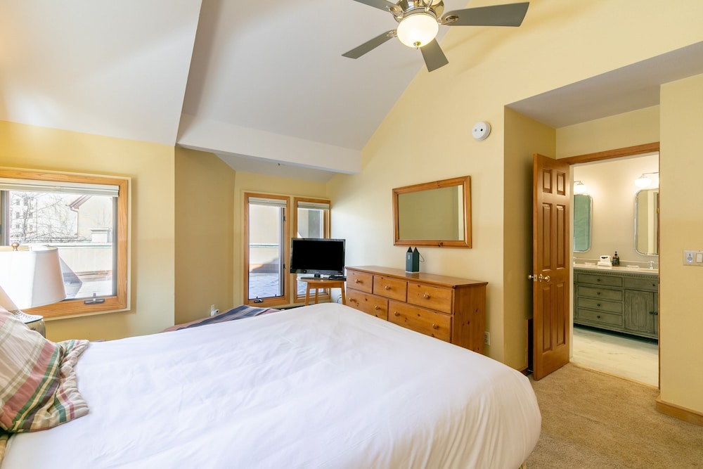 Apartment (3 Bedrooms)