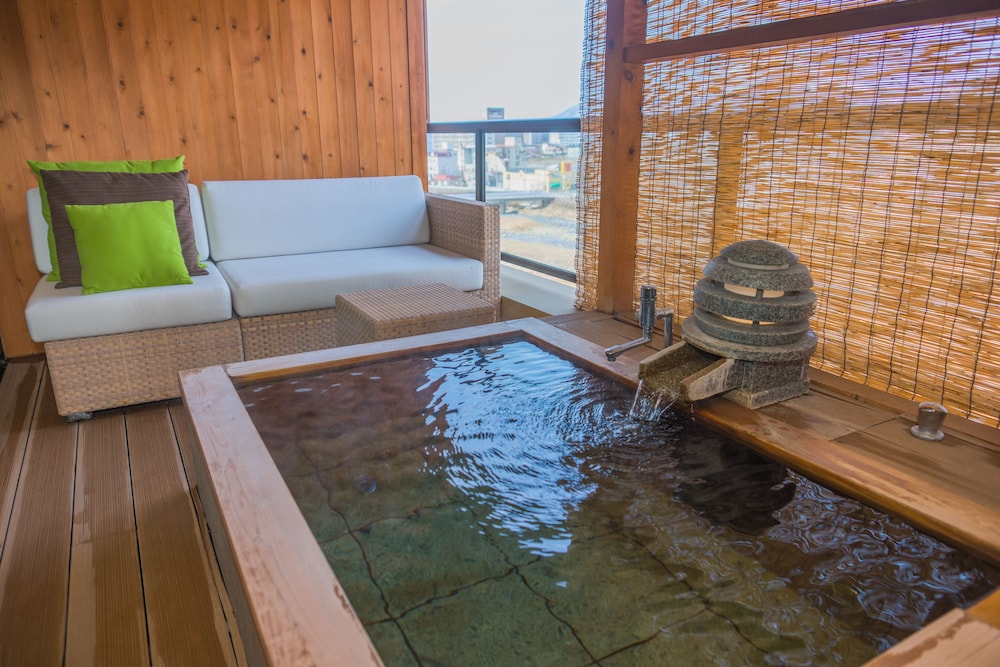 Japanese Style Deluxe Suite with Open Air Bath photo 3
