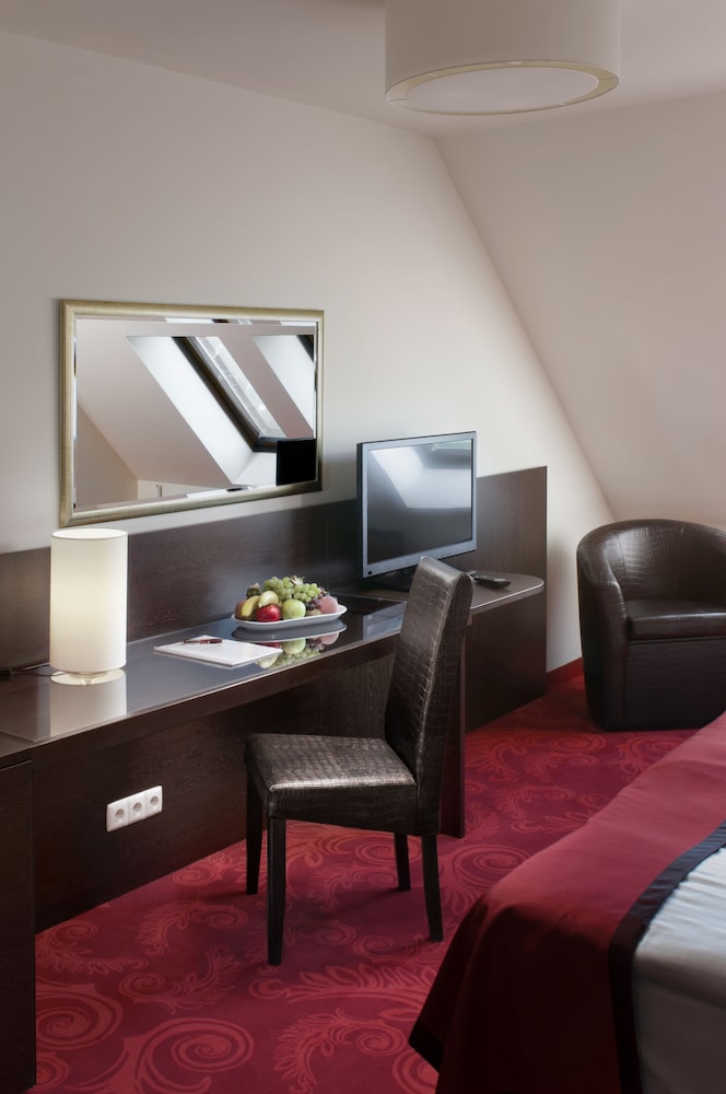 Standard Double or Twin Room - Photo 6