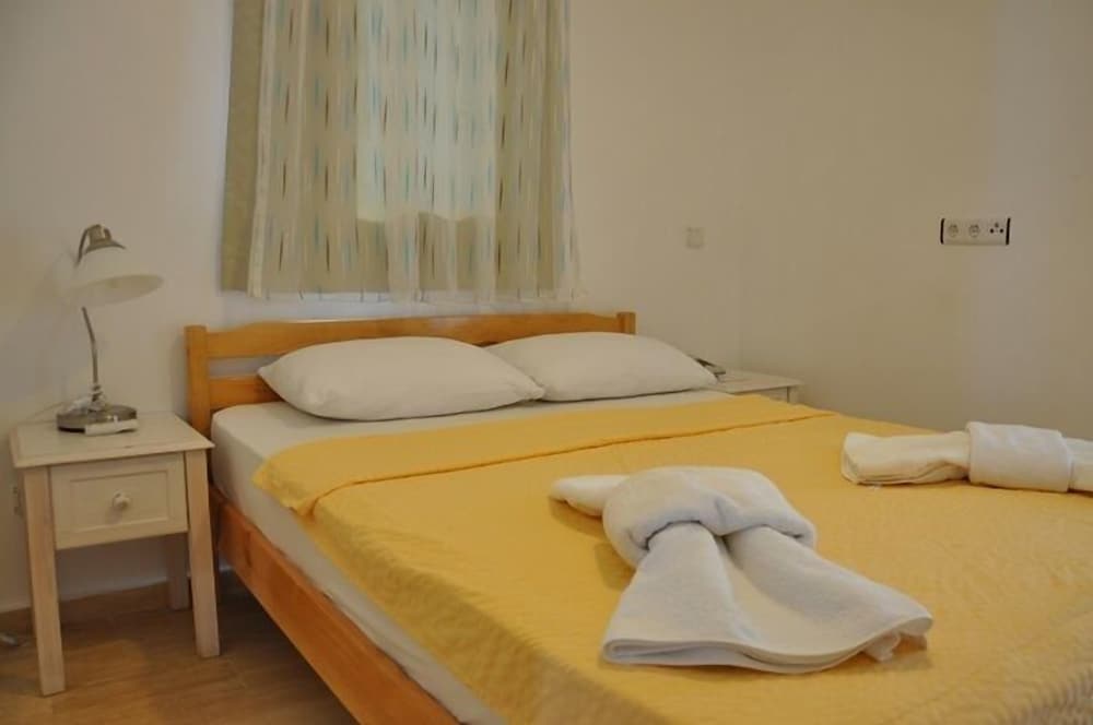 Standard Room, Partial Sea View photo 2