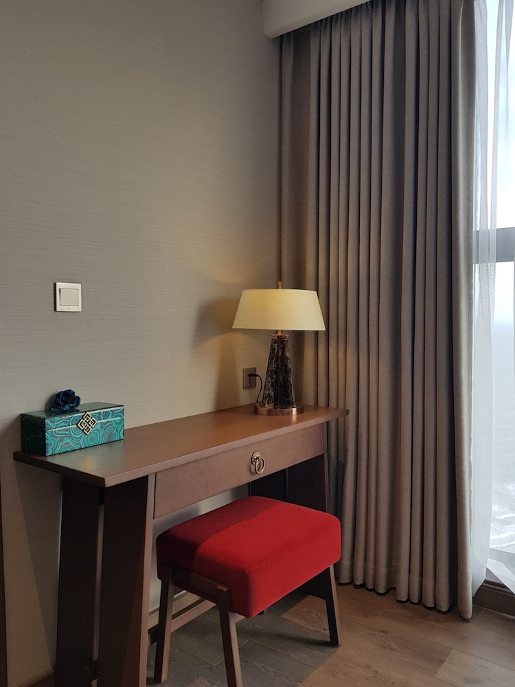 Family Apartment, 2 Bedrooms, Balcony, Partial Ocean View