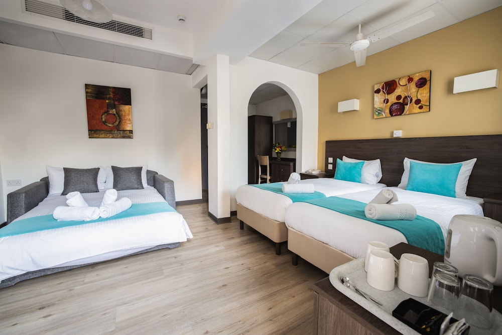 Family Room, Balcony