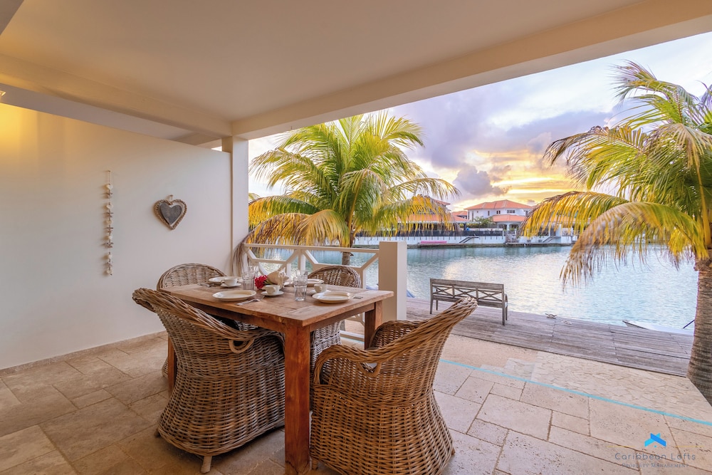 Deluxe Condo, 1 Queen Bed, Marina View photo 1