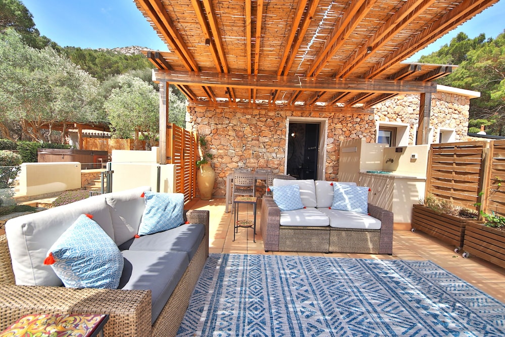 Deluxe Room, Terrace - Photo 9