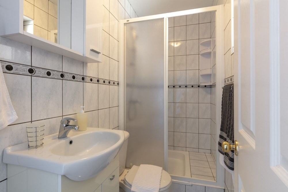 Apartment (Rajna - 100 m from sea - A3 Crni(2+2)) photo 3