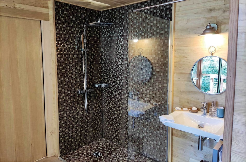 Design Suite with Sauna and Jacuzzi, 1 King Bed - Efflorescence by Cédric Porchez - Photo 3