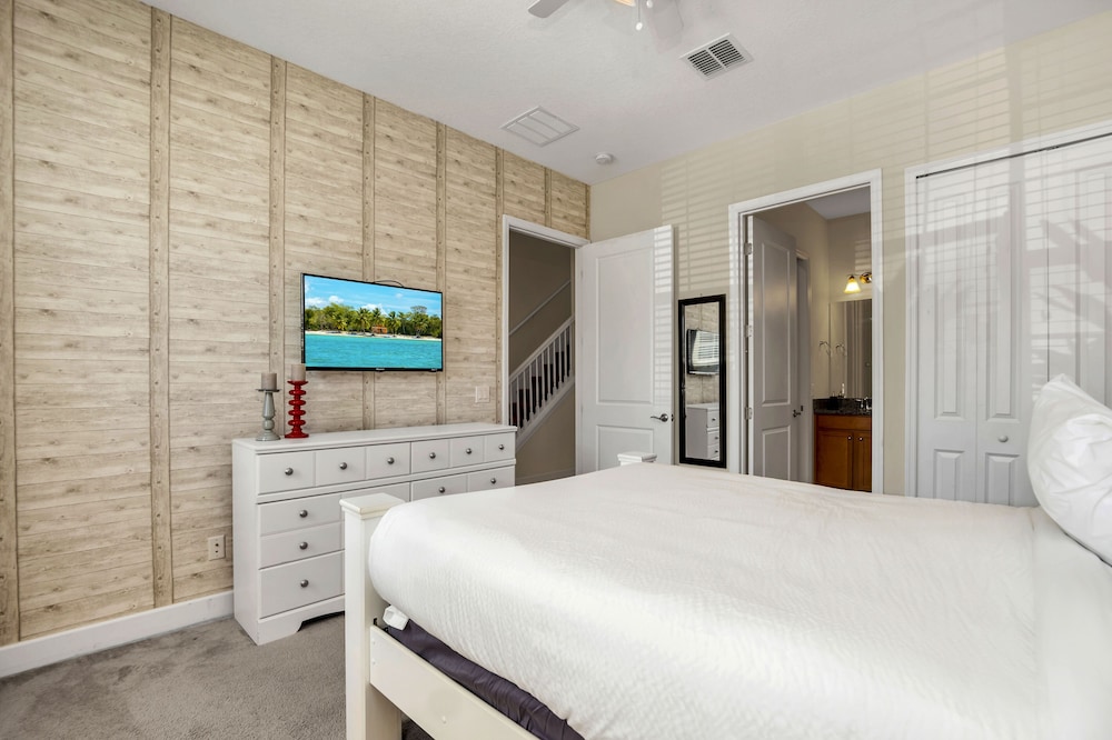 House (4 Bedrooms)