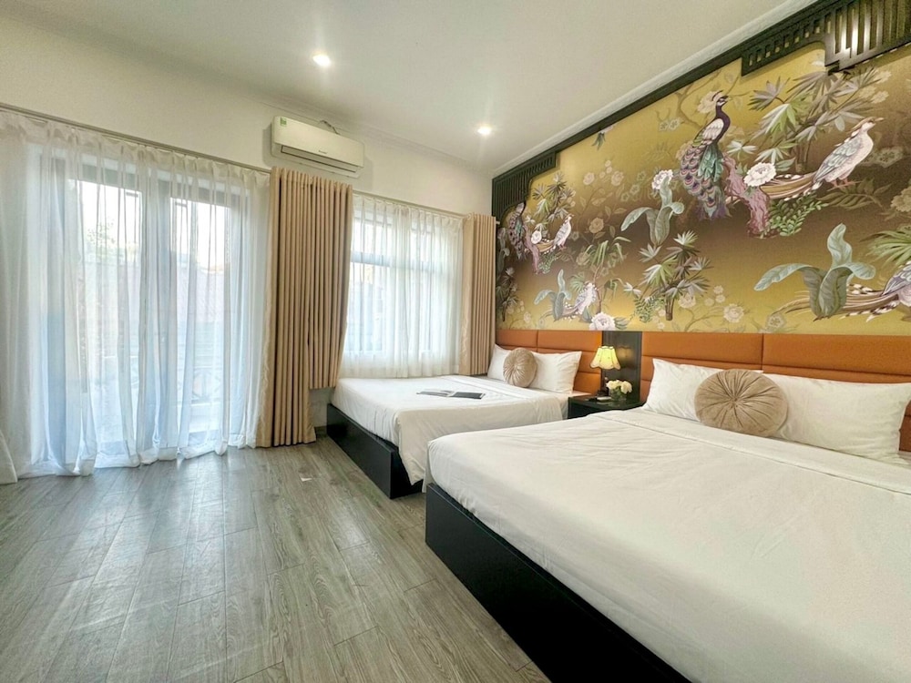 Family Suite, Balcony, City View