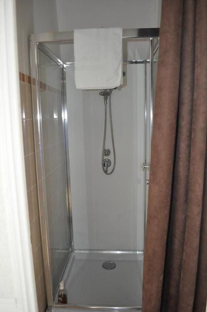 Quadruple Room (1) photo 3