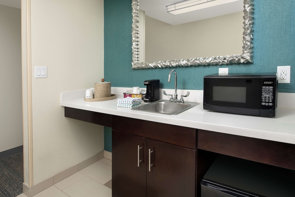 Studio, 2 Queen Beds, Non Smoking, Kitchenette photo 3