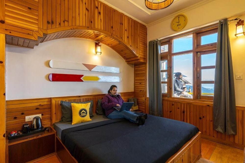 Standard Double Room with Balcony photo 2