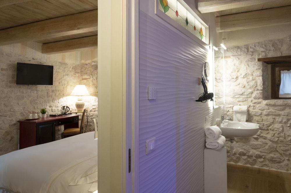 Deluxe Double Room - Photo 5