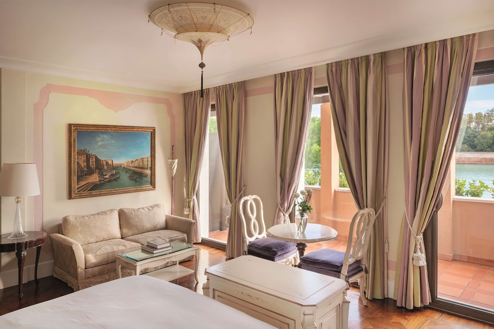 Available room
