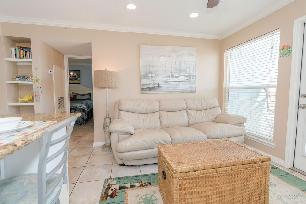 A Beachside Retreat 2 bed 2 Bath w Washer and Dryer, Photo 17