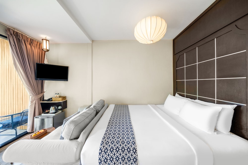 Superior Room, 1 King Bed, Non Smoking