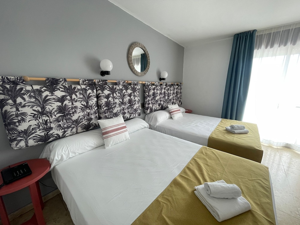 Habitación Triple, Balcón