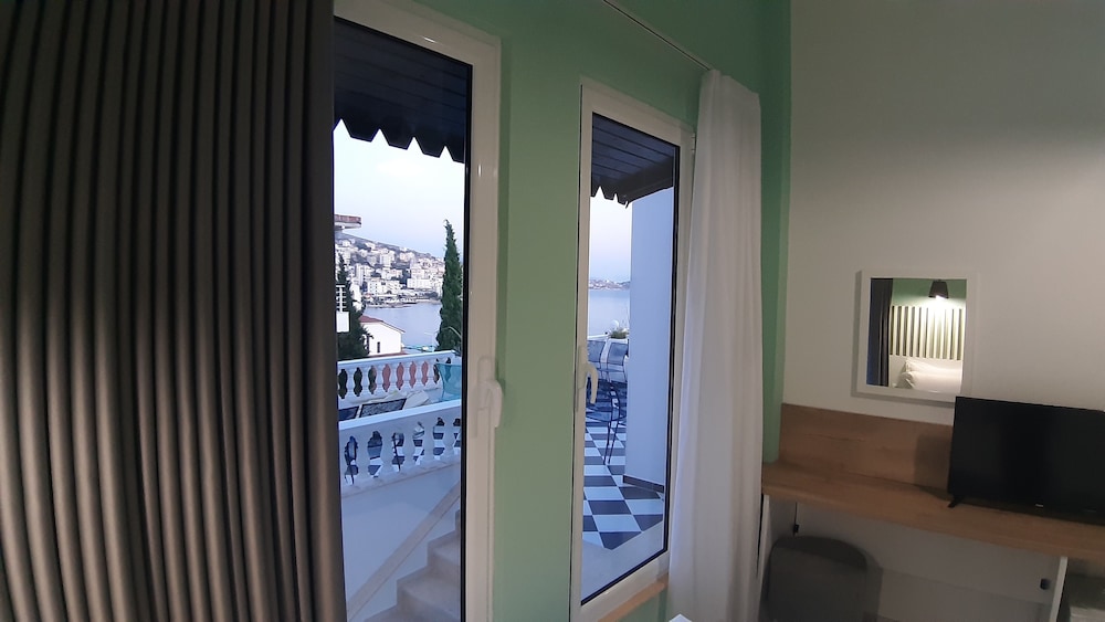 Deluxe Twin Room, 2 Twin Beds, Sea View photo 2