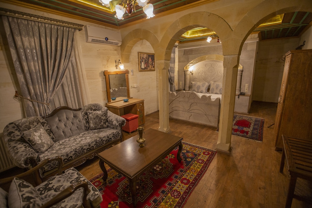 Comfort Room - Photo 1
