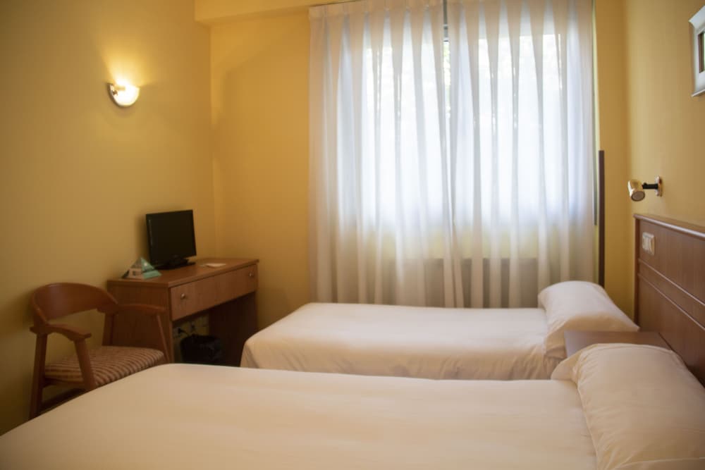 Triple Room - Photo 8